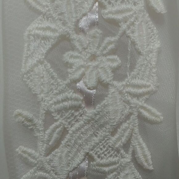 My mother's vintage Bohemian 1960's wedding gown long sleeves and lace - Picture 11 of 14